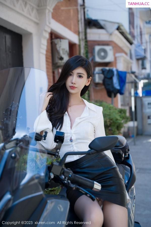   [XiuRen]高清写真图 2023.09.25 No.7436 章芃芃 丝袜美腿第9张图片